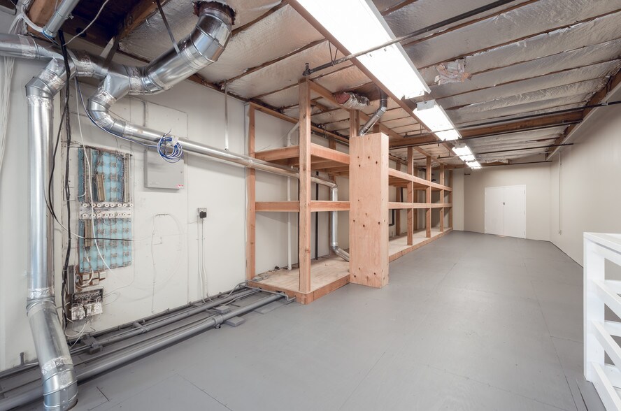 More Photos Of 901 Shasta St, Redwood City Warehouse For Lease