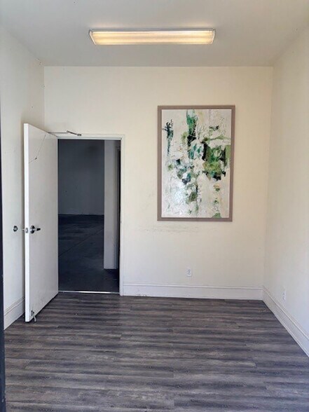 More Photos Of 401-457 Gateway Rd, Napa Warehouse For Lease