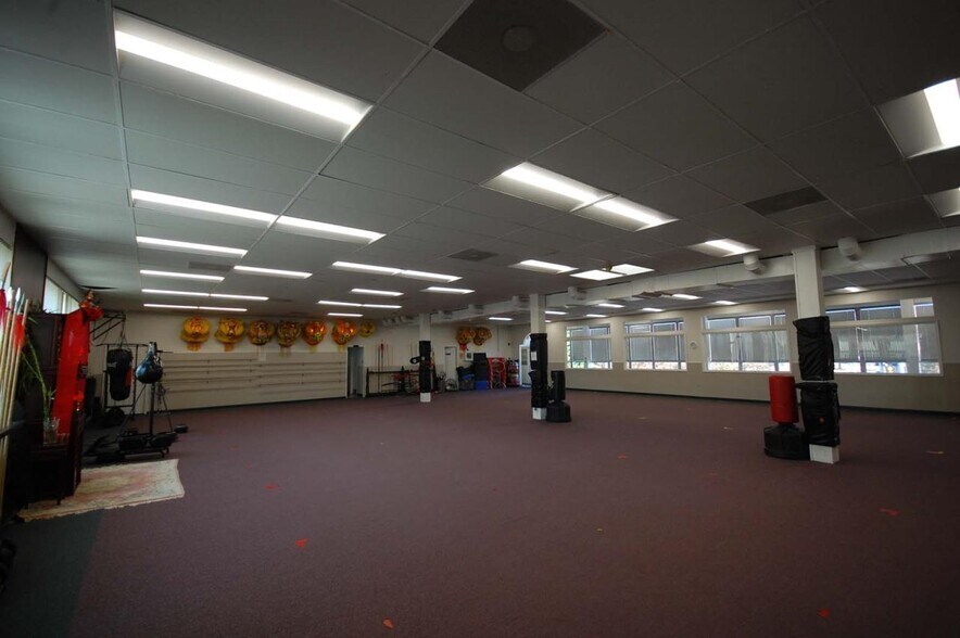 More Photos Of 10730 Connecticut Ave, Kensington Storefront Retail Office For Sale