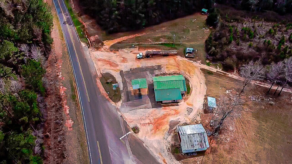 More Photos Of 2777 Hwy 83, Evergreen Service Station For Sale