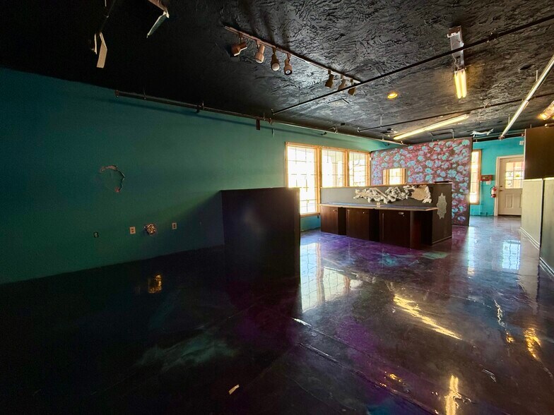 More Photos Of 118 Cambridge St, Worcester Unknown For Lease