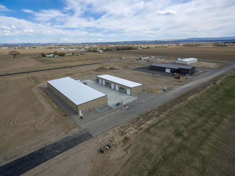 Primary Photo Of 711 Blackhawk St, Billings Service For Lease