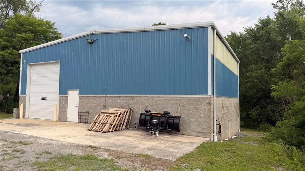 More Photos Of 3136 Brodhead Rd, Aliquippa Storefront Retail Residential For Lease