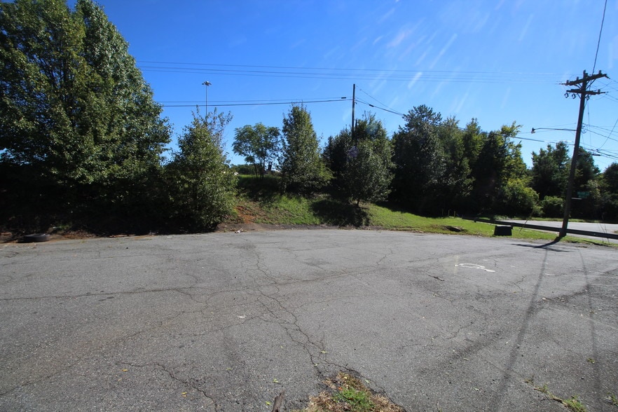 More Photos Of 3701 Freedom Dr, Charlotte Office For Sale