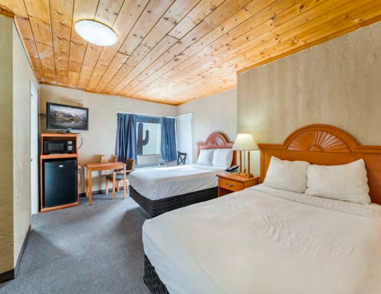 More Photos Of 330 S 100 E, Kanab Hotel For Sale