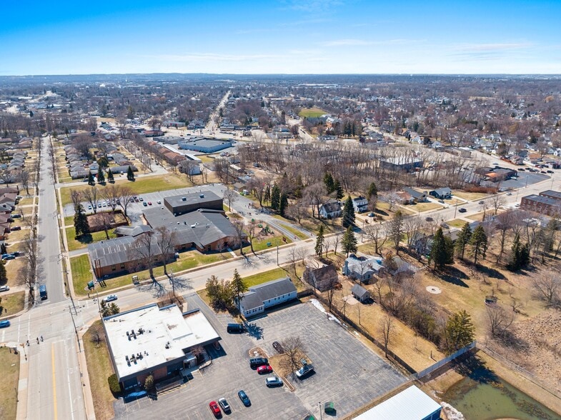 More Photos Of 1751 Deckner Ave, Green Bay Medical For Sale