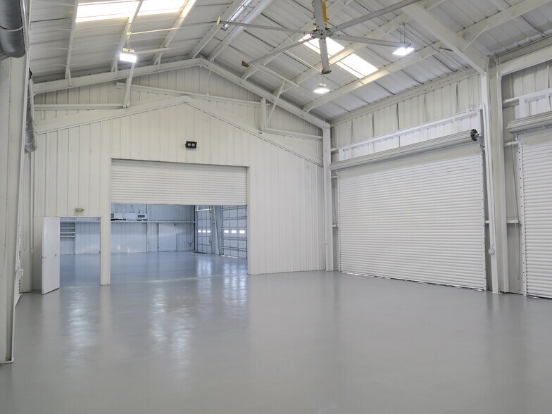 More Photos Of 5707 Schumacher Ln, Houston Auto Dealership For Lease