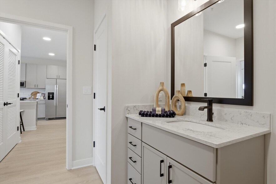 More Photos Of 1850 Glenview Rd, Glenview Apartments For Lease