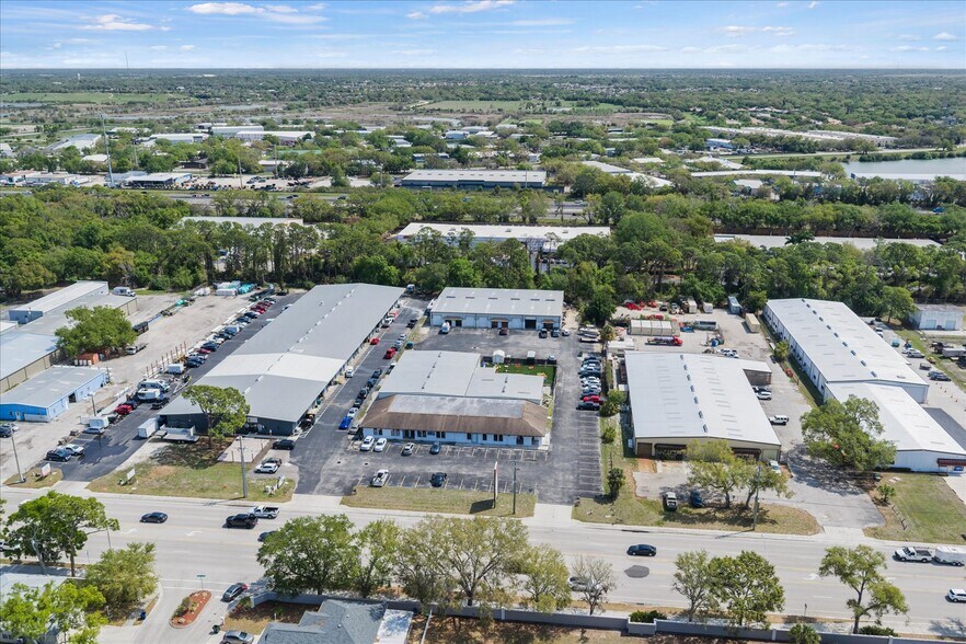 More Photos Of 1755 Cattlemen Rd, Sarasota Warehouse For Lease