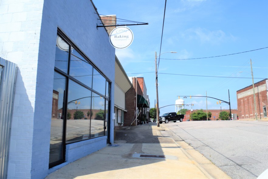 114 E Vance St, Zebulon, NC 27597 Storefront For Sale