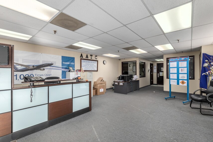 More Photos Of 2950 W Catalina Dr, Phoenix Manufacturing For Sale
