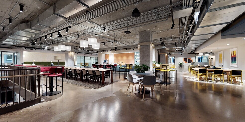 More Photos Of 311 W Monroe St, Chicago Office For Lease