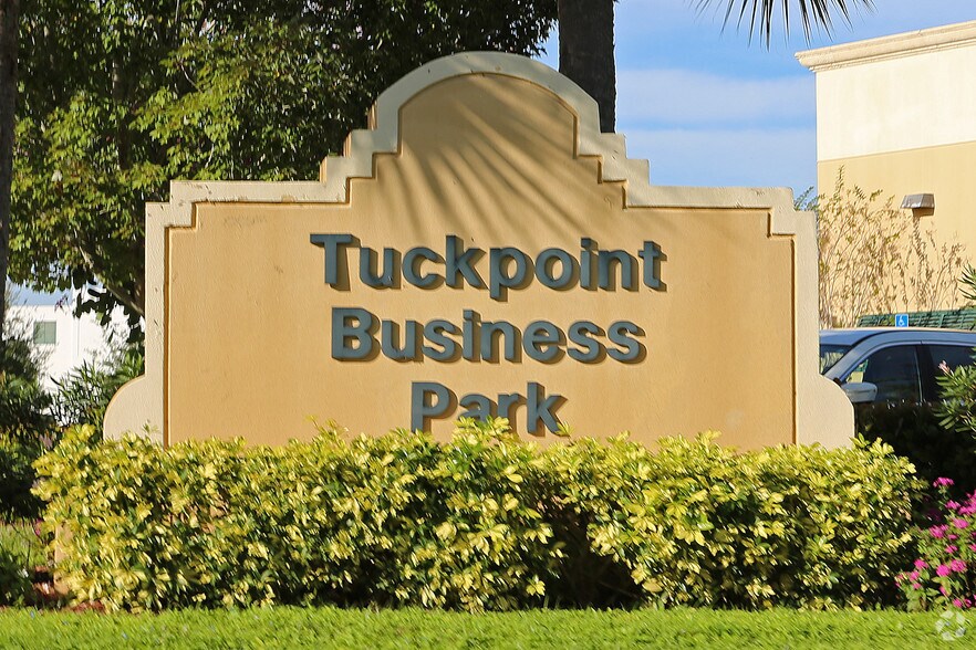 More Photos Of 660 NW Enterprise Dr, Port Saint Lucie Unknown For Lease