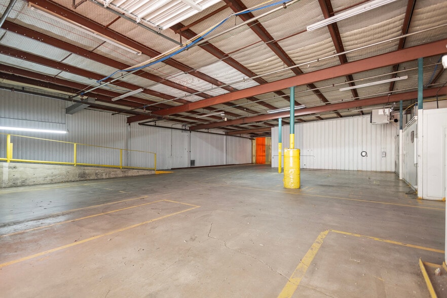 More Photos Of 2307 E Erwin St, Tyler Manufacturing For Lease