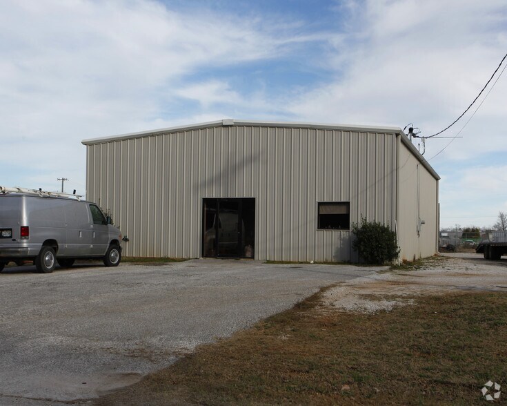 More Photos Of 701 Gene E Stewart Blvd, Sylacauga Warehouse For Lease