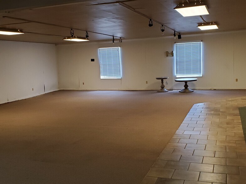 More Photos Of 1301 Colegate Dr, Marietta Freestanding For Lease