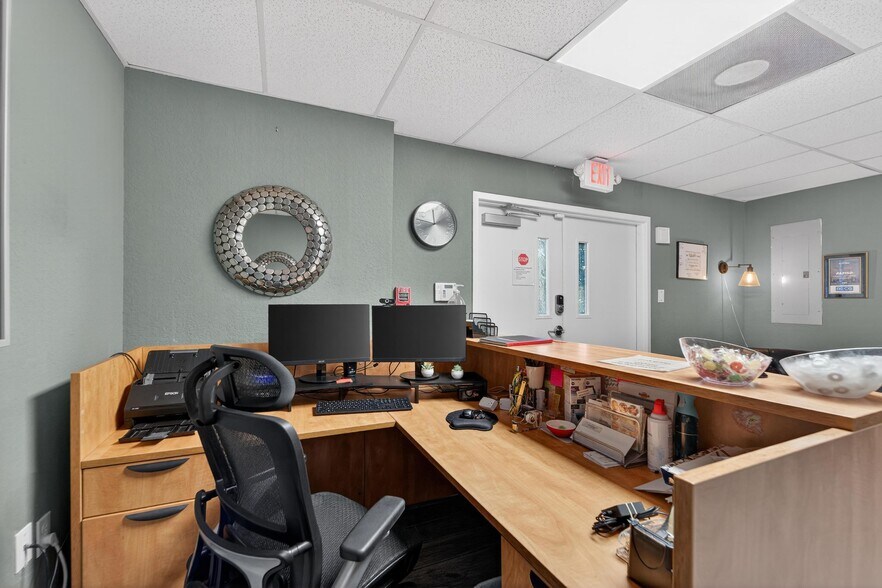 More Photos Of 3411 N 29th St, Tampa Office For Sale