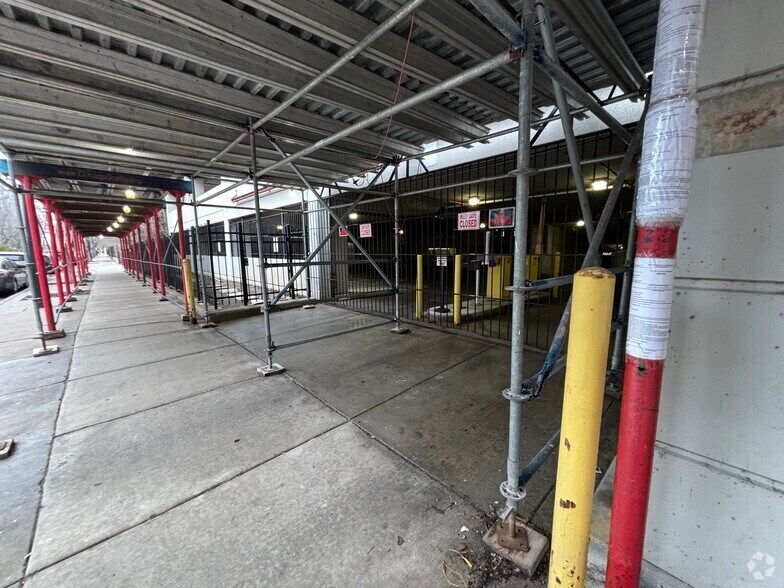 More Photos Of 1911-1921 S Indiana Ave, Chicago Office For Lease