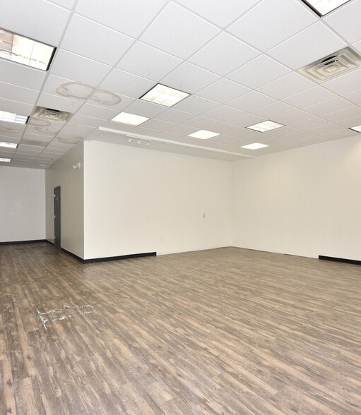 More Photos Of 4001-4015 N Oakland Ave, Milwaukee Apartments For Lease