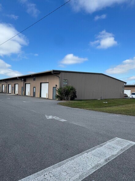 More Photos Of 3903 Industry Blvd, Lakeland Warehouse For Lease