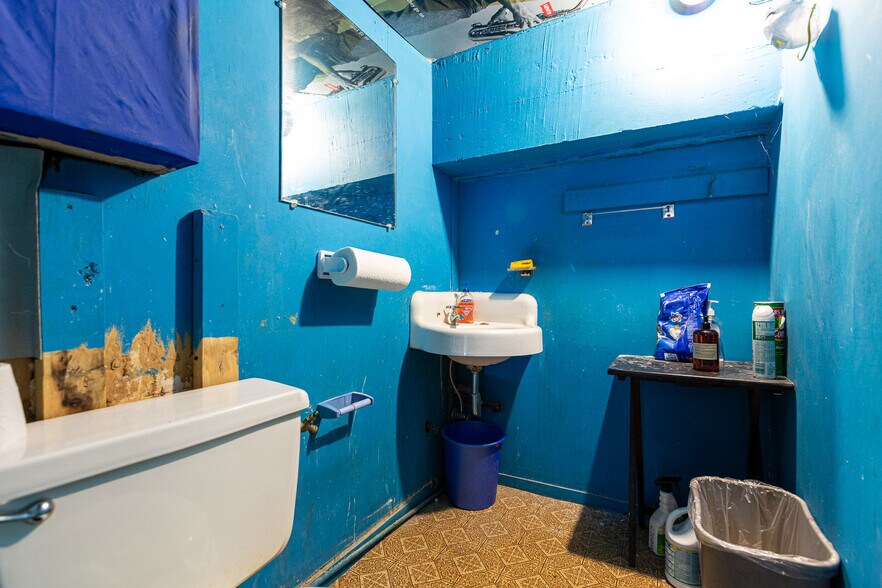 More Photos Of 2640-2650 Mission St, San Francisco Storefront For Sale