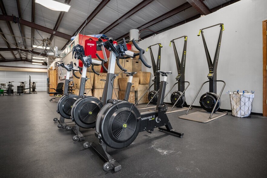 More Photos Of 140 NE Yellow Pine Ave, Madison Restaurant For Sale