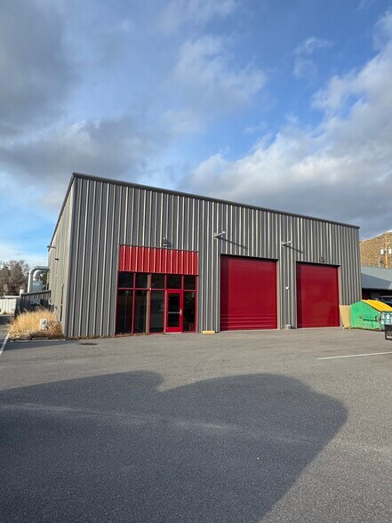 Primary Photo Of 627 S Main St, Coalville Auto Dealership For Sale