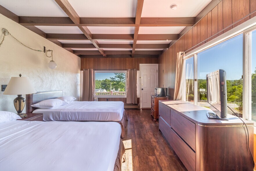 More Photos Of 196 US Route 1, Bucksport Hotel For Sale