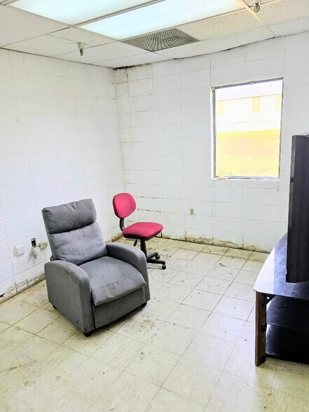 More Photos Of 1431 MS-69 S, Columbus Industrial For Lease