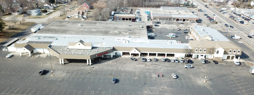Primary Photo Of 3545-3575 Grand Ave, Gurnee Unknown For Lease