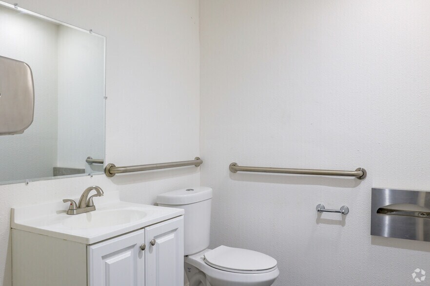 More Photos Of 556 N 1st St, San Jose Medical For Sale