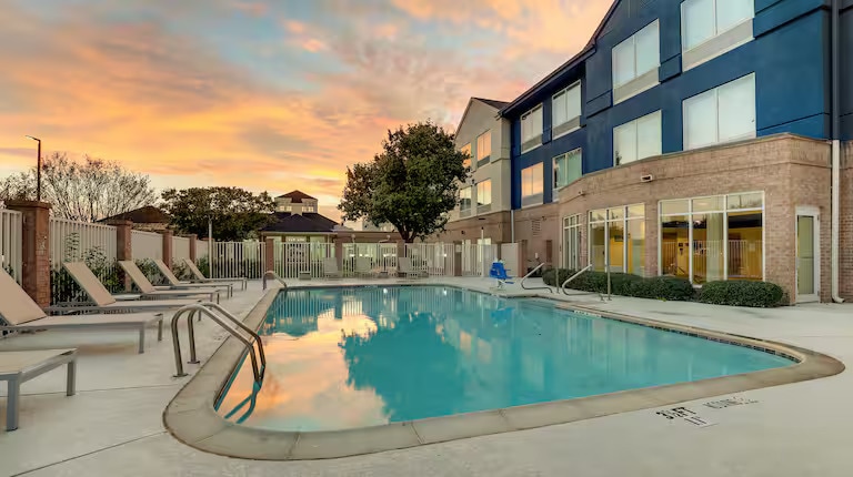 More Photos Of 4400 North Fwy, Fort Worth Hotel For Sale