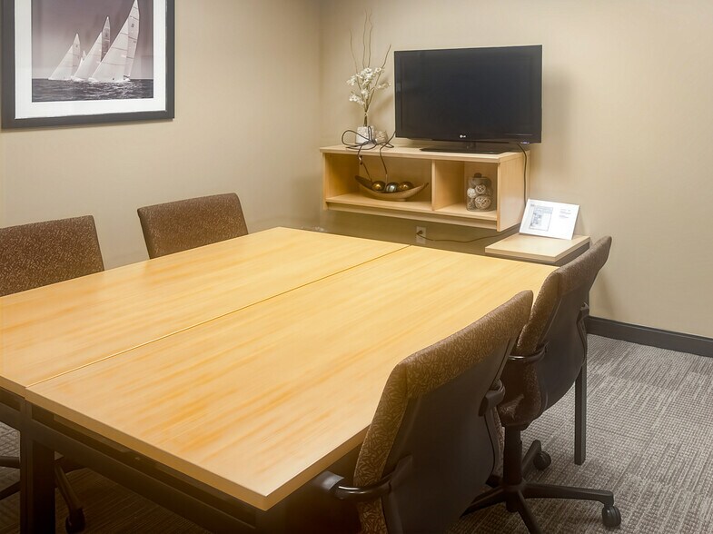 More Photos Of 7280 NW 87th St, Kansas City Coworking Space