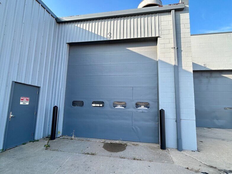 More Photos Of 207 Causeway Blvd, La Crosse Industrial For Sale