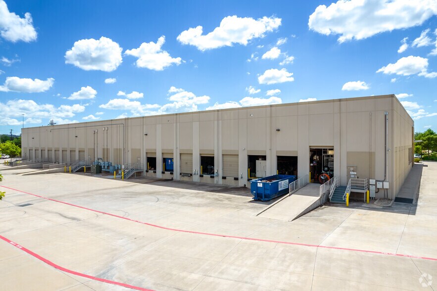 More Photos Of 5916 Stone Creek Dr, The Colony Light Distribution For Lease