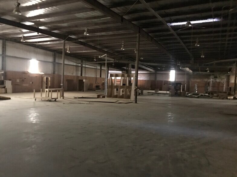 More Photos Of 440 Frankston St, Jacksonville Warehouse For Sale
