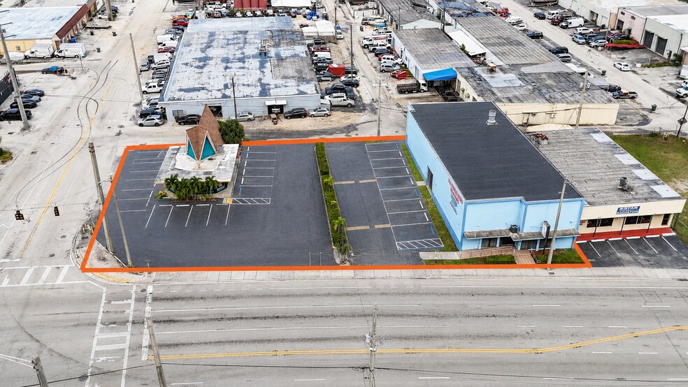 More Photos Of 4378 N Dixie Hwy, Oakland Park Warehouse For Sale
