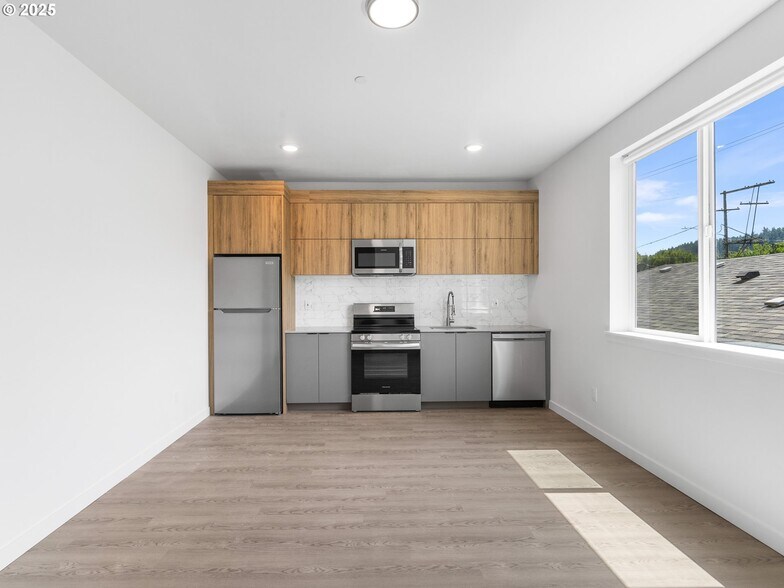 More Photos Of 11 NE 55th Ave, Portland Apartments For Sale
