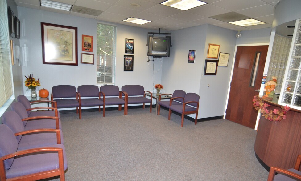 More Photos Of 611-624 Courtyard Dr, Hillsborough Medical For Sale