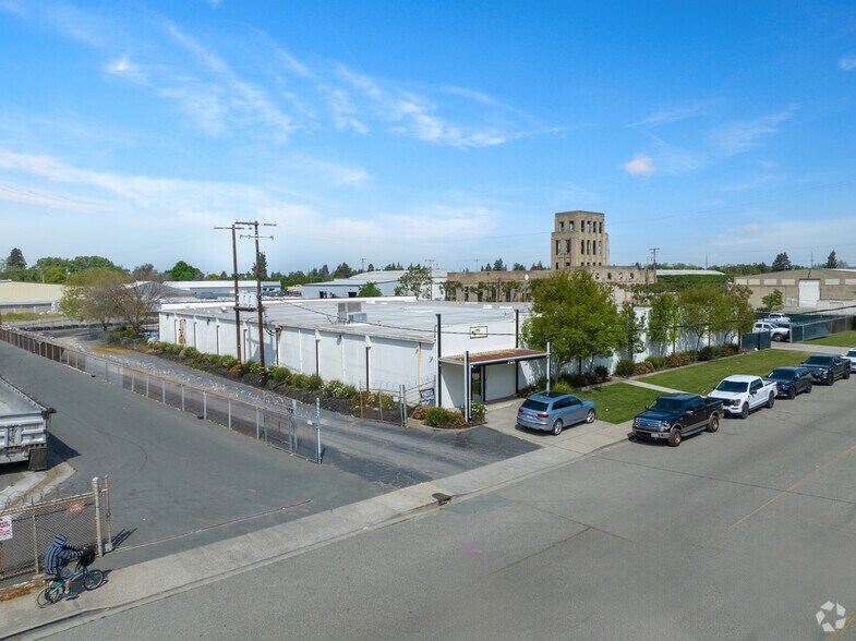 More Photos Of 701 N Stockton St, Lodi Manufacturing For Sale