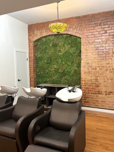 More Photos Of 25-27 N Washington St, Ypsilanti General Retail For Sale