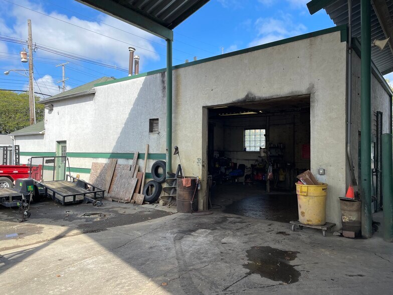 More Photos Of 3143 E Main St, Columbus Freestanding For Sale