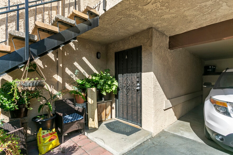 More Photos Of 1010 E Broadway, Anaheim Apartments For Sale