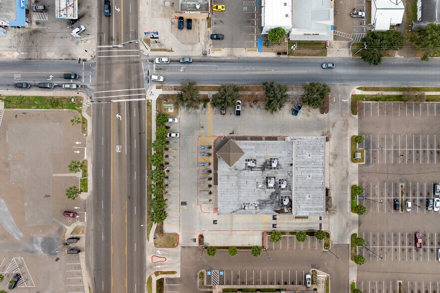 More Photos Of 901 S 10th St, McAllen Freestanding For Sale