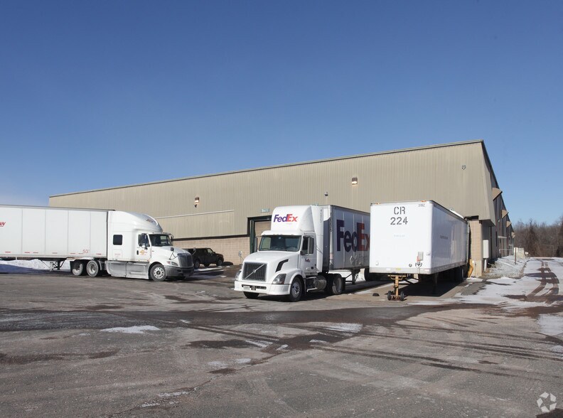 More Photos Of 250 South Rd, Enfield Manufacturing For Lease