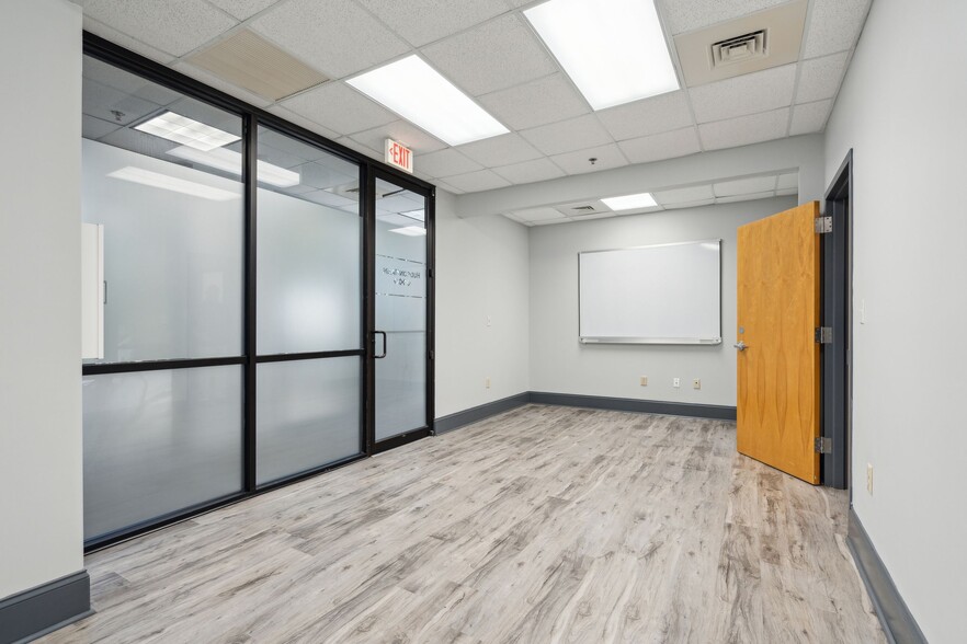 More Photos Of 710 Johnnie Dodds Blvd, Mount Pleasant Medical For Sale