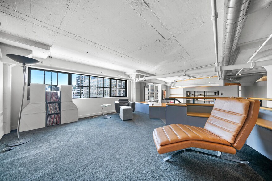 More Photos Of 1314 NW Irving St, Portland Office For Sale