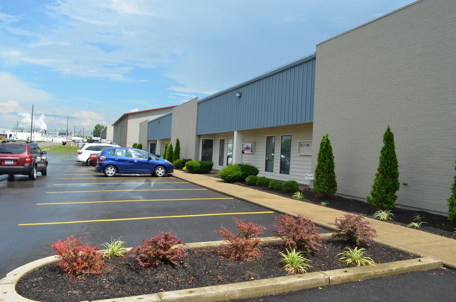 Primary Photo Of 4729-4747 Devitt Dr, Cincinnati Light Distribution For Lease