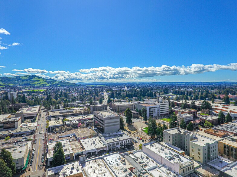 More Photos Of 418 Humboldt St, Santa Rosa Apartments For Sale