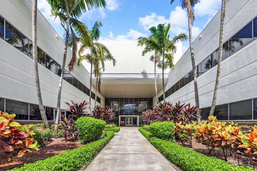 More Photos Of 901 Yamato Rd, Boca Raton Loft Creative Space For Lease